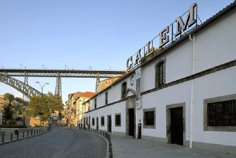 Caves | PortWine Cellars Calém